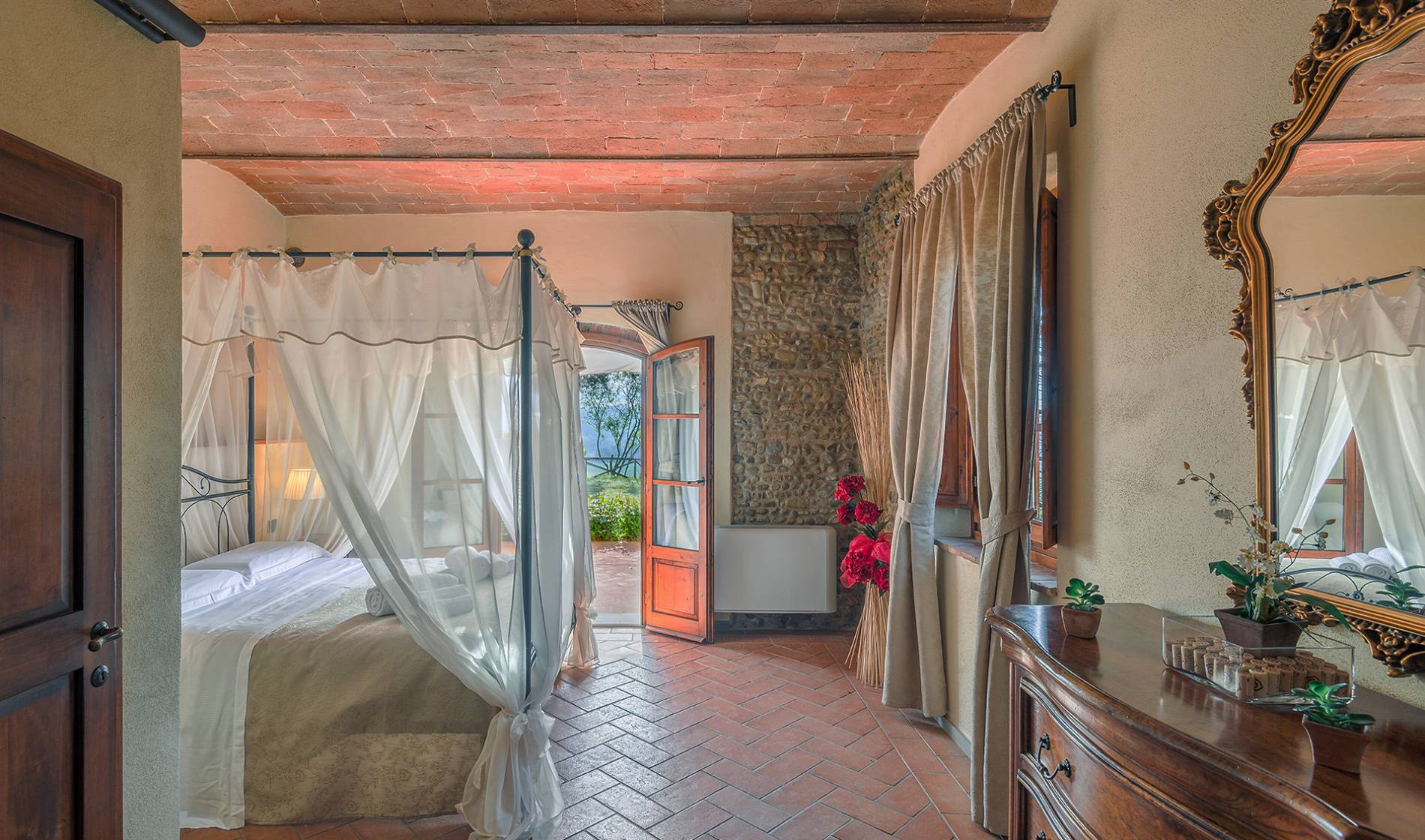 Rooms and Suites in the Tuscan style - Rooms and Suites in the Tuscan style